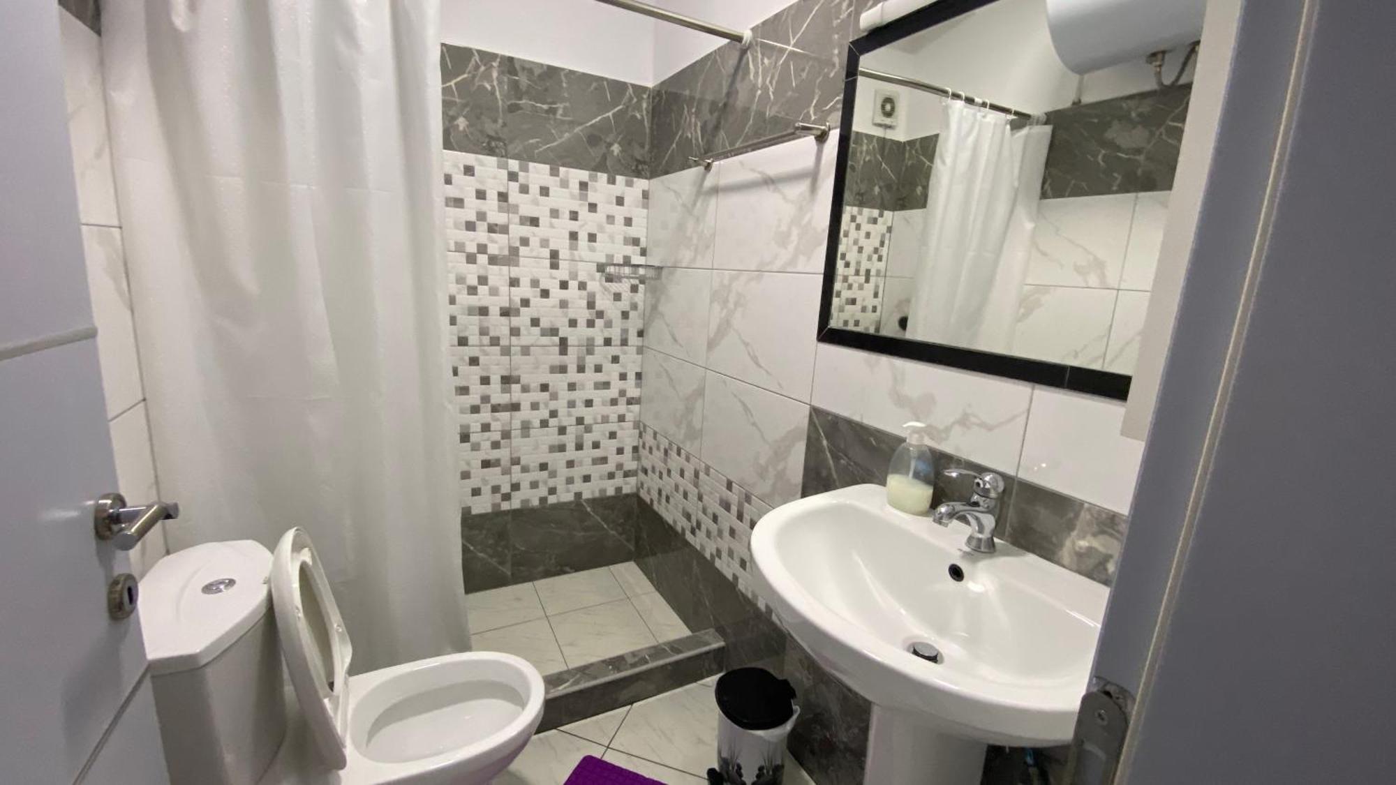 Guest'S Apartament Pogradec Eksteriør billede