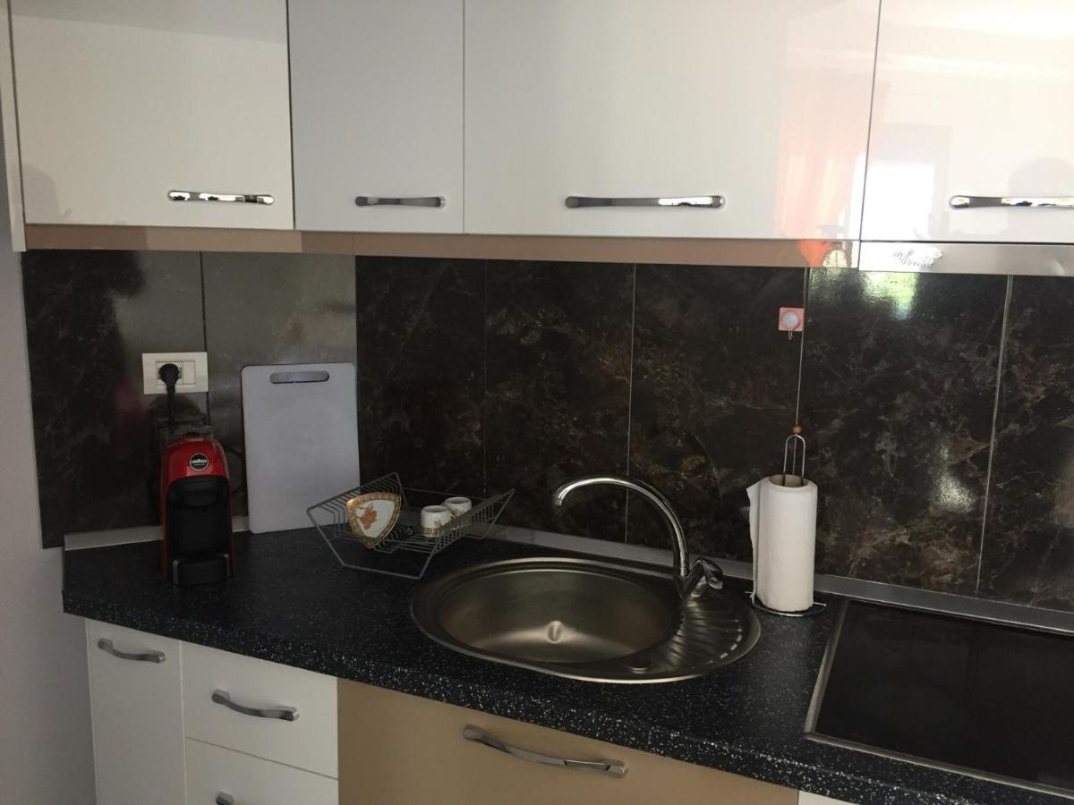 Guest'S Apartament Pogradec Eksteriør billede
